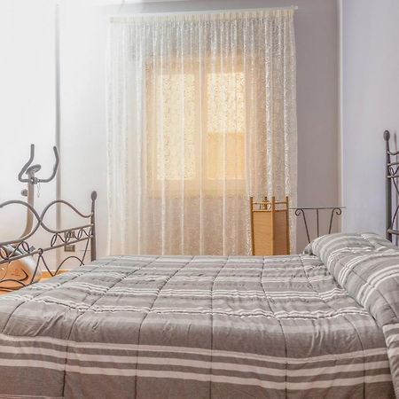 דירות טרפאני Casa Camelia מראה חיצוני תמונה