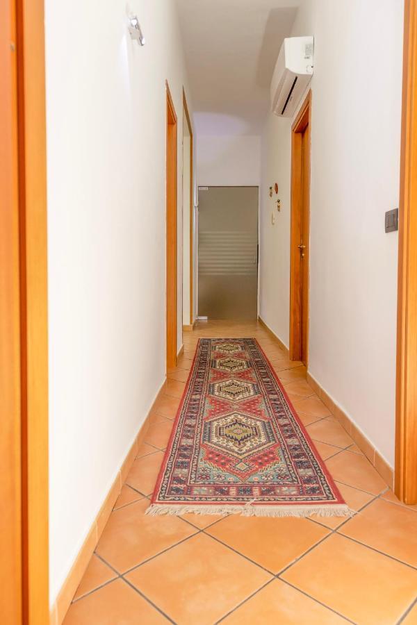 דירות טרפאני Casa Camelia מראה חיצוני תמונה