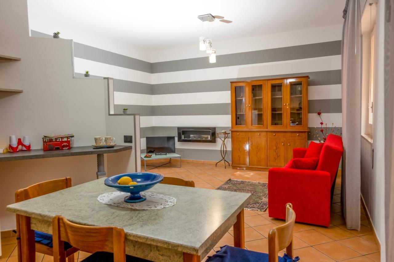דירות טרפאני Casa Camelia מראה חיצוני תמונה